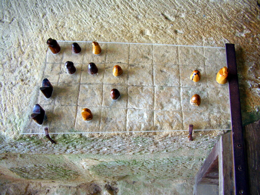 Photo of a medieval chess game, which took over as the dominant game and phased out Hnefatalf